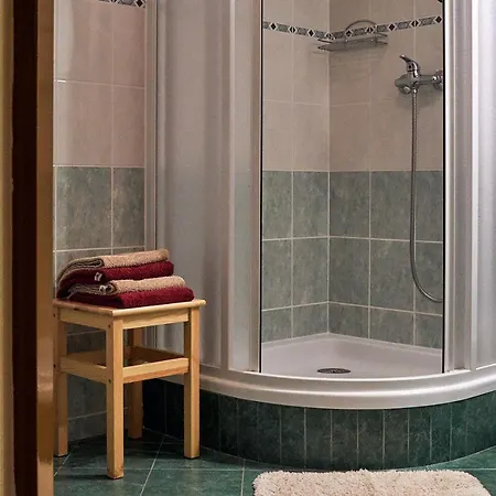 Pod Strani 3*