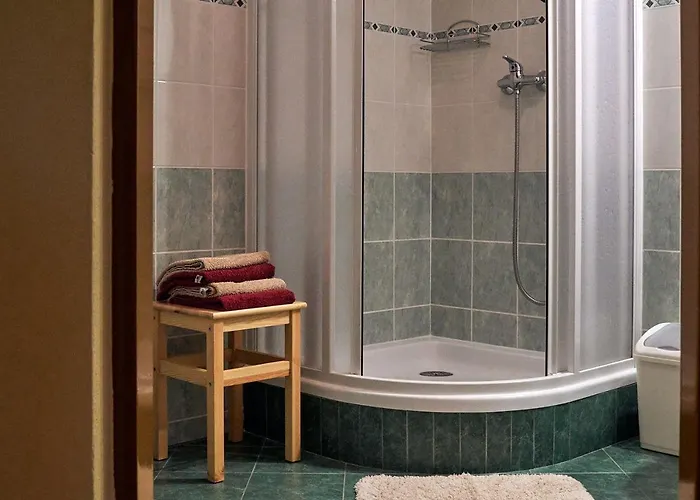 Pod Strani 3*
